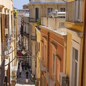 https://lenas-suites-bari-vecchia.barihotels.org