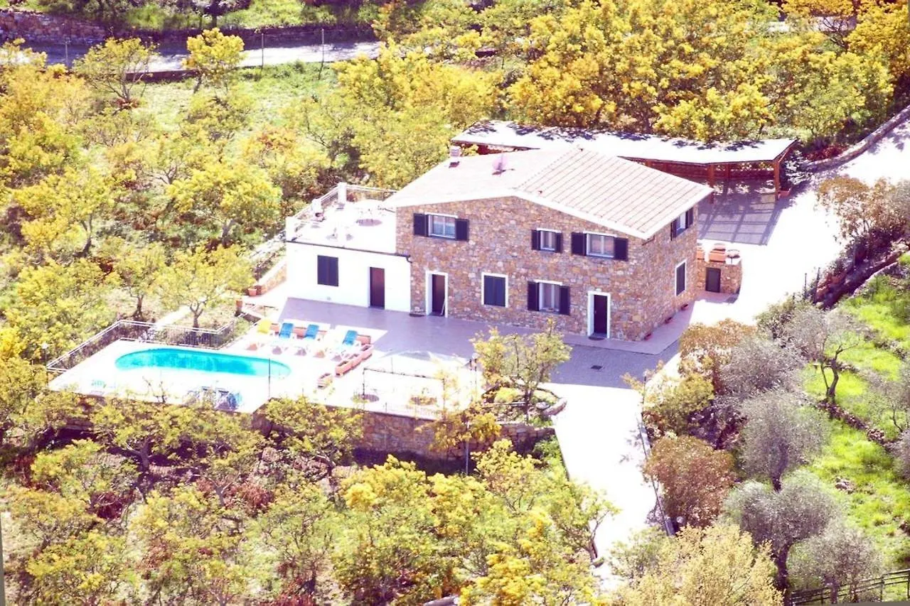 Agriturismo Le Mimose Imperia Farmház